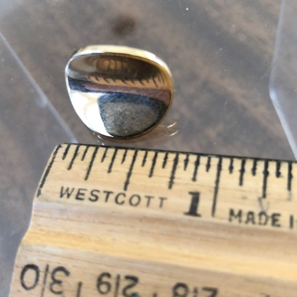 Vintage Avon curved disc spring clip on  earrings gold tone - Picture 10 of 16